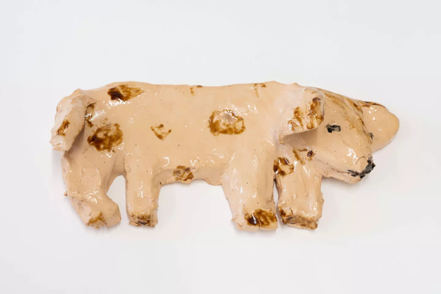 Josefine Schulz, Sandy, 2024, glazed ceramic, circa 6 x 14 x 28 cm