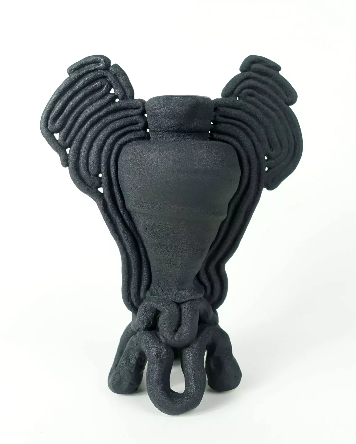 Chic, 2021, porcelain, glaze, lustre, 22 x 18 x 9 cm